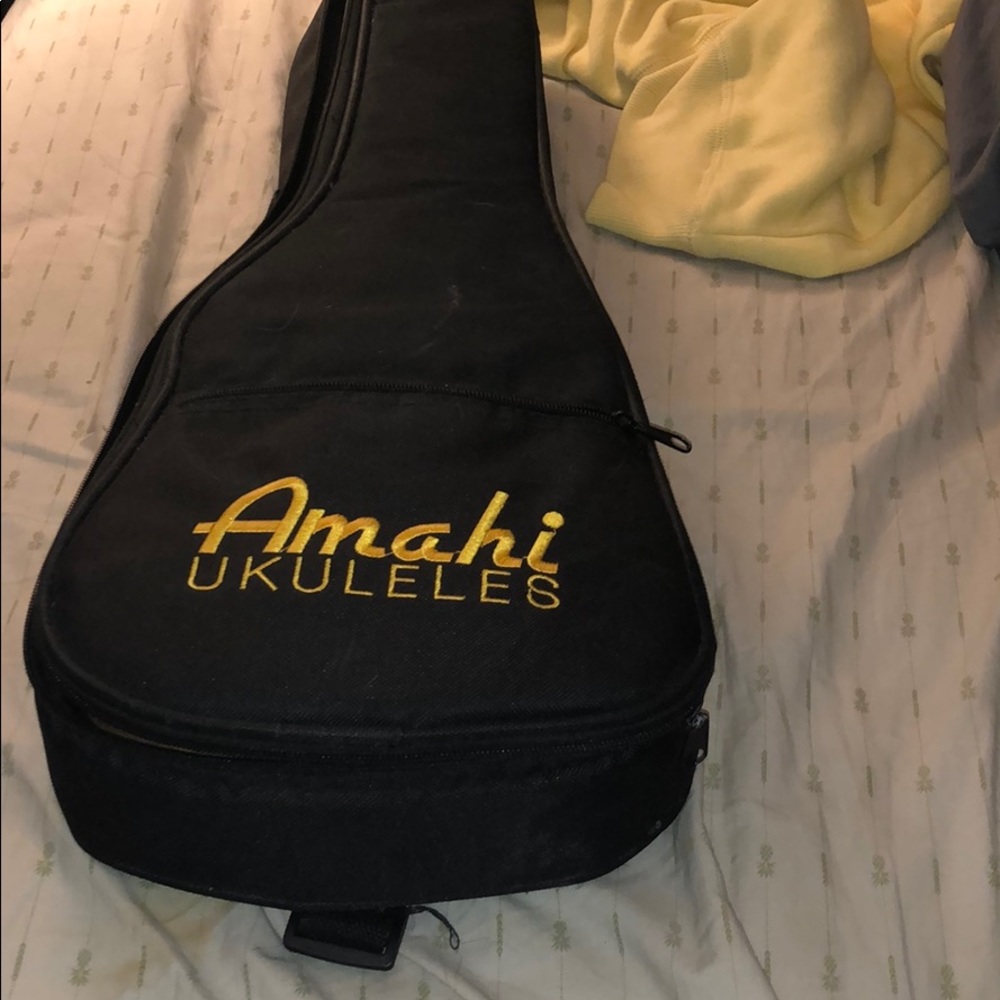 Anahi Ukulele